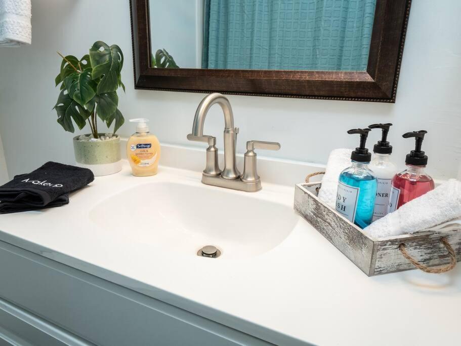 Spacious Condo Mins To Shands, University, & Downtown! Gainesville Dış mekan fotoğraf